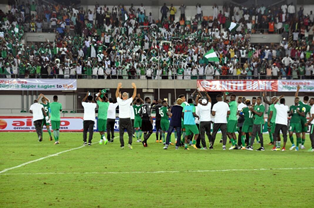 Twenty Players Ready To Train With Super Eagles As Onazi, Agbo, Akpeyi Arrive Uyo